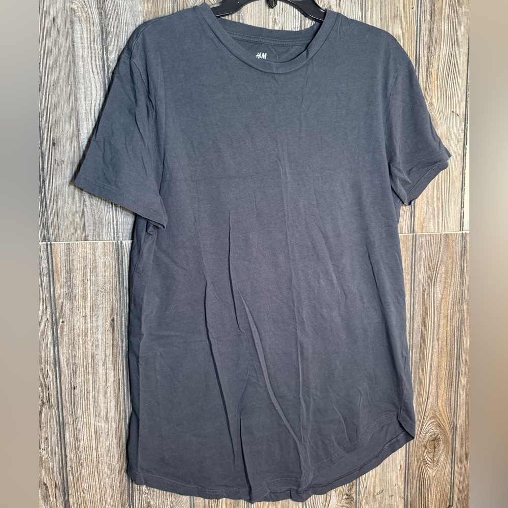 H&M Black Short Sleeve Tee long fit